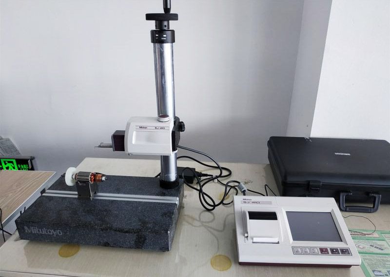 Mitutoyo roughness tester