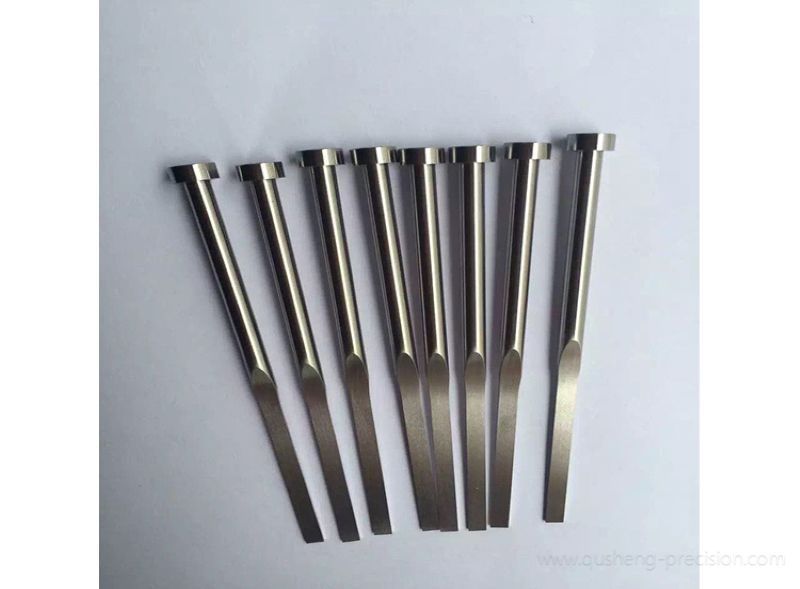Ejector pin with cylindrical head